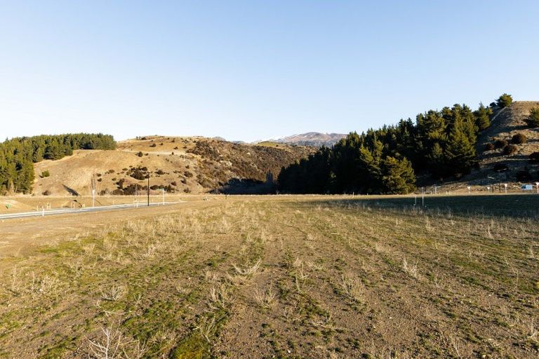 Photo of property in 10 Lake Mckay Drive, Luggate, 9382