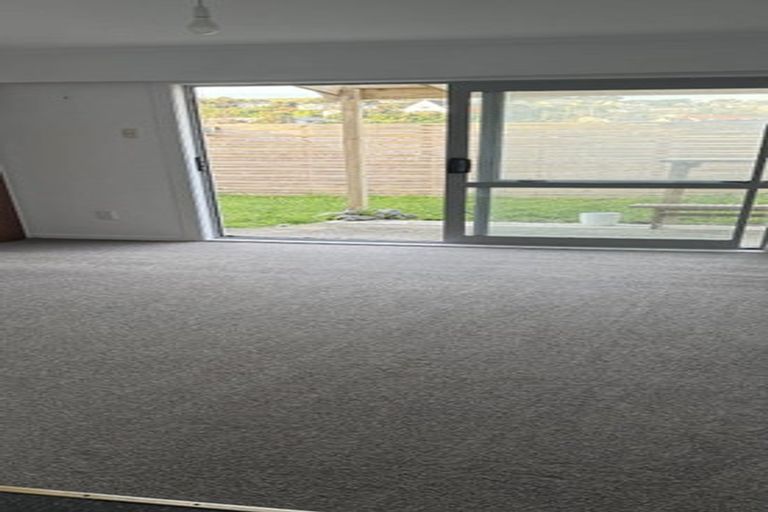 Photo of property in 27 Terrace Road, Titahi Bay, Porirua, 5022