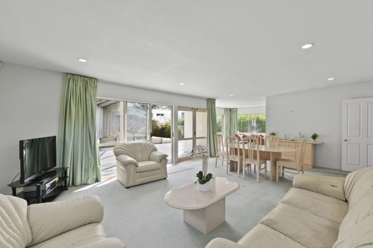 Photo of property in 2/17 Bevyn Street, Castor Bay, Auckland, 0620