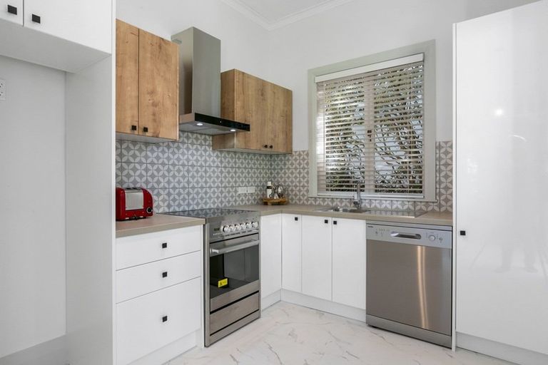 Photo of property in 60 Gladstone Road, Dalmore, Dunedin, 9010