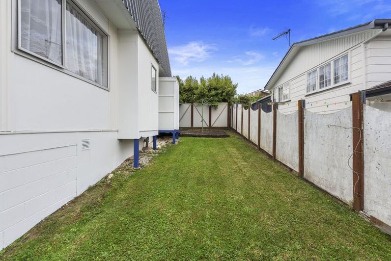 Photo of property in 1/116 Prince Regent Drive, Half Moon Bay, Auckland, 2012