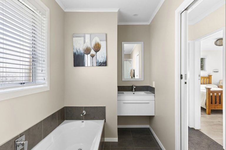 Photo of property in 23 Carlyle Street, Leamington, Cambridge, 3432