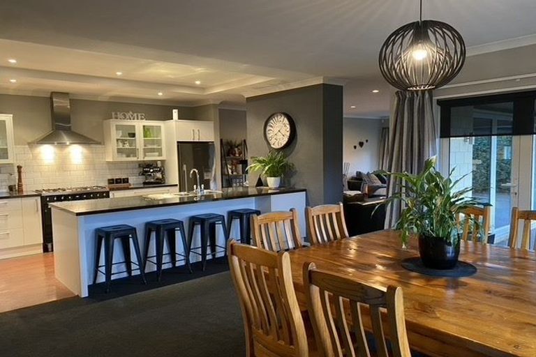 Photo of property in 8 Rossington Drive, West Melton, 7618