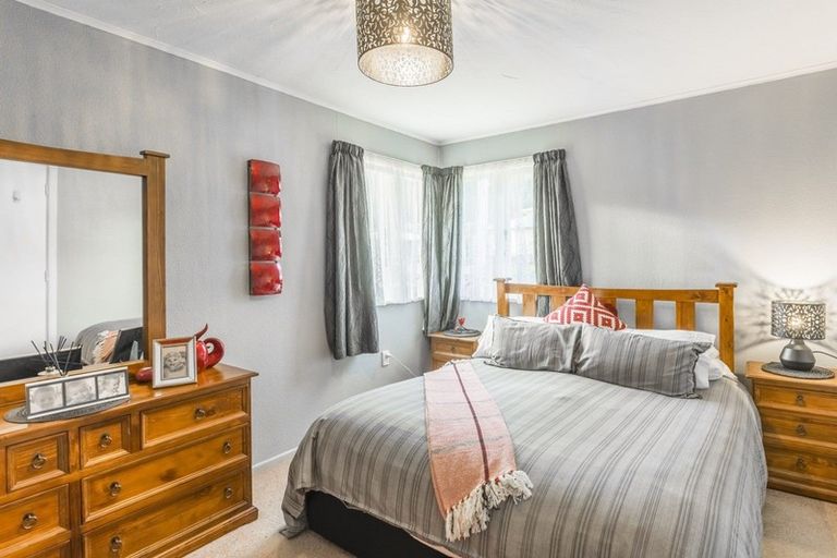 Photo of property in 48 Horoeka Street, Stokes Valley, Lower Hutt, 5019