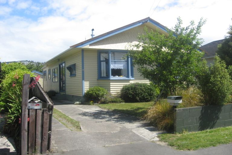 Photo of property in 20 Sandwich Road, Beckenham, Christchurch, 8023