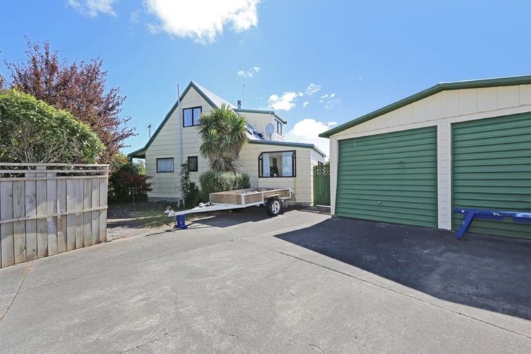 Property details for 18 Duckworth Crescent, Greenmeadows, Napier, 4112