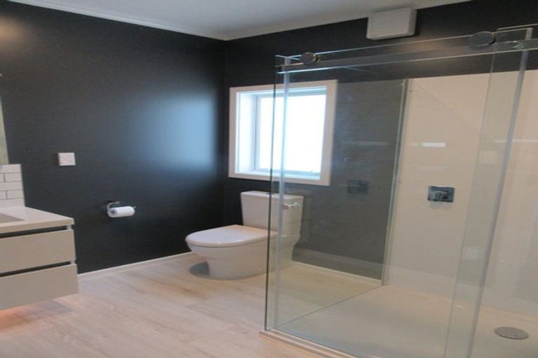 Photo of property in 1/12 Vista Crescent, Maoribank, Upper Hutt, 5018