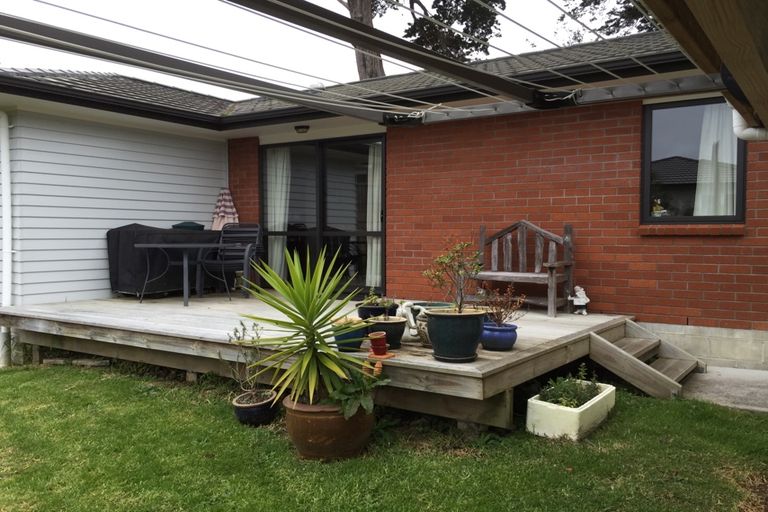 Photo of property in 59a Sungrove Rise, Sunnyvale, Auckland, 0612