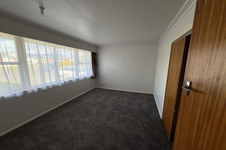 Photo of property in 44 Karaka Crescent, Levin, 5510