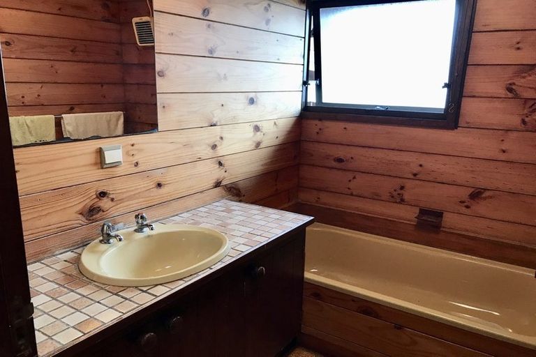 Photo of property in 63 Gemstone Drive, Birchville, Upper Hutt, 5018