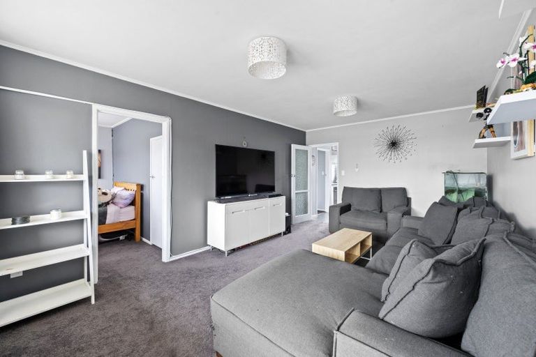 Photo of property in 2/608 Heretaunga Street East, Parkvale, Hastings, 4122