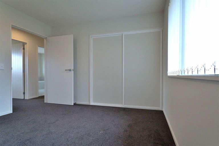 Photo of property in 2 Keeper Close, Woodend, 7610