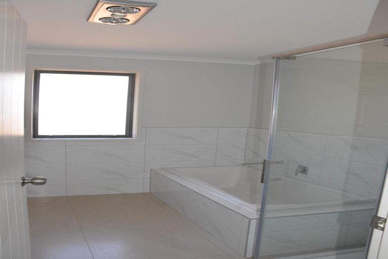 Photo of property in 6 Garrett Drive, Whalers Gate, New Plymouth, 4310