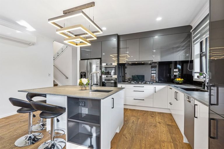 Photo of property in 51a Bleakhouse Road, Howick, Auckland, 2014