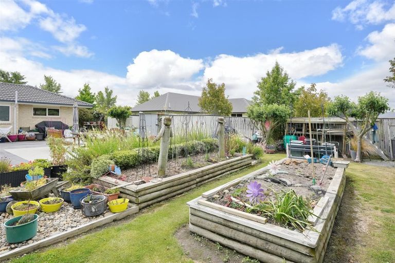 Photo of property in 2 Willowside Place, Amberley, 7410