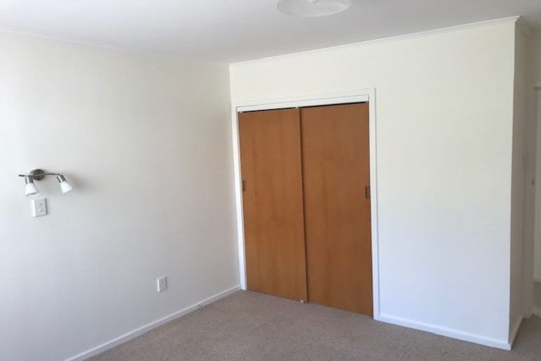 Photo of property in 17 Sunrise Boulevard, Tawa, Wellington, 5028