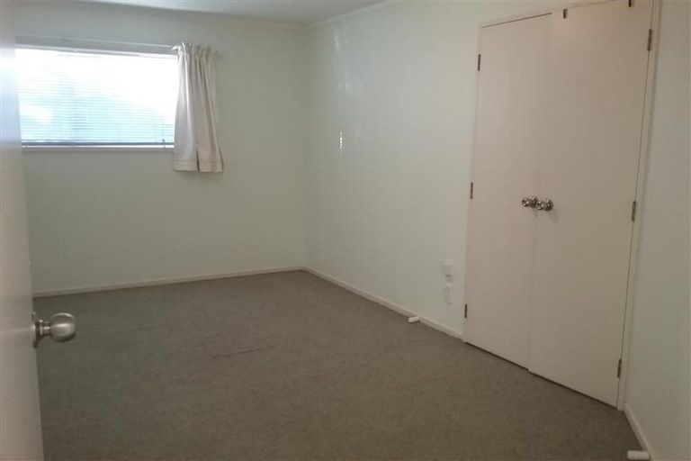 Photo of property in 33 Lewisham Street, Highland Park, Auckland, 2010