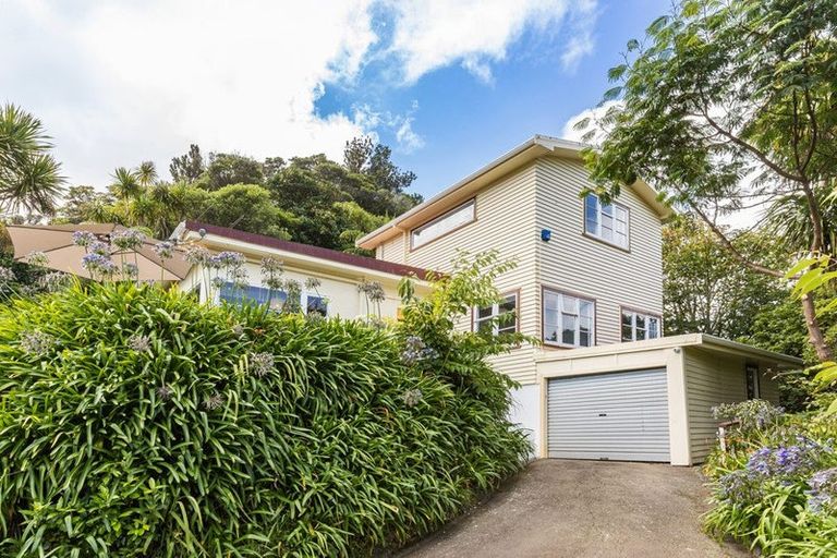 Photo of property in 2 The Rigi, Northland, Wellington, 6012