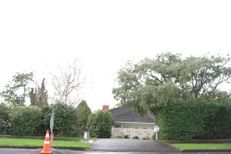 Photo of property in 35 Glenfern Road, Mellons Bay, Auckland, 2014