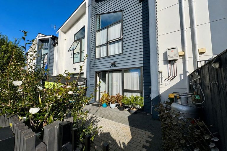 Photo of property in 3 Pasla Close, Papakura, 2110
