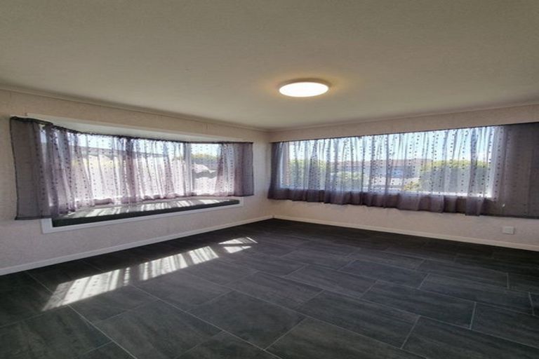 Photo of property in 22 Tukapa Street, Westown, New Plymouth, 4310