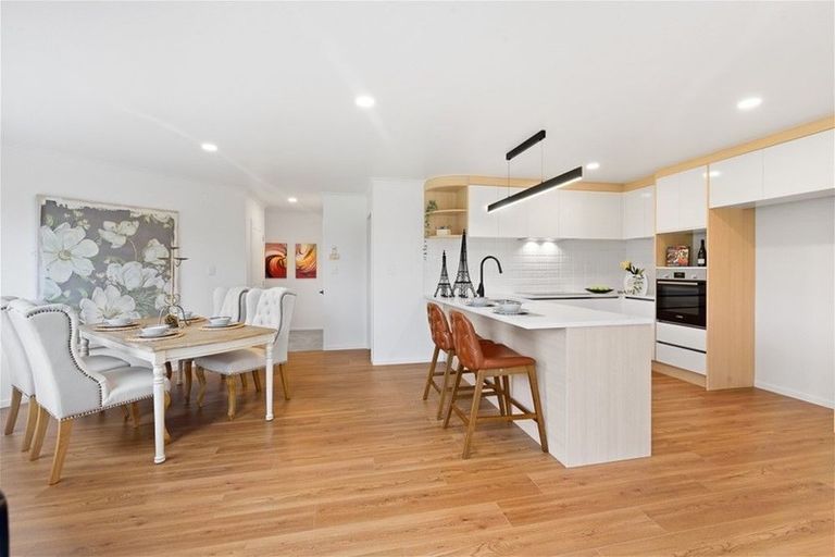 Photo of property in 36 Fleetwood Drive, Henderson, Auckland, 0612