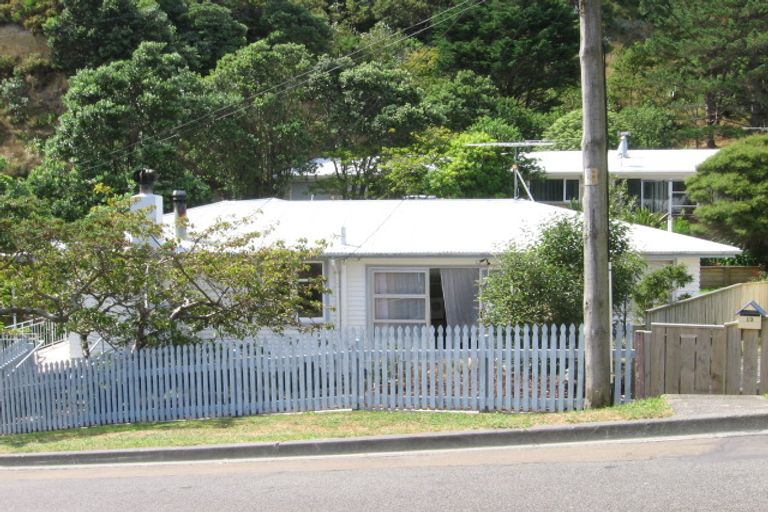 Photo of property in 11 Albert Street, Island Bay, Wellington, 6023