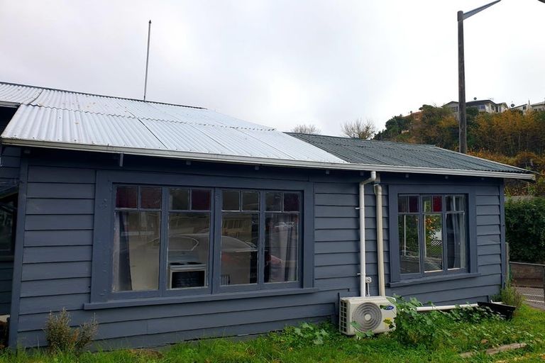 Photo of property in 80 Shakespeare Road, Bluff Hill, Napier, 4110