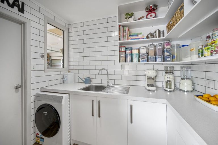 Photo of property in 185 Avenue Road, Greenmeadows, Napier, 4112