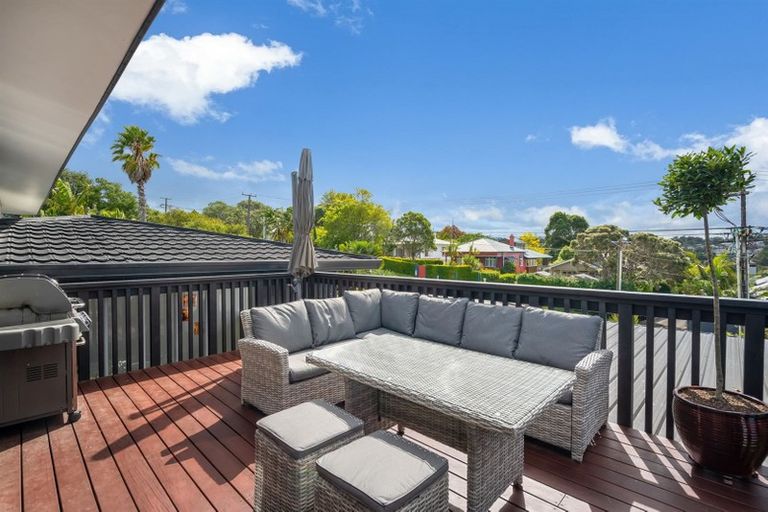 Photo of property in 25 Maritime Terrace, Birkenhead, Auckland, 0626