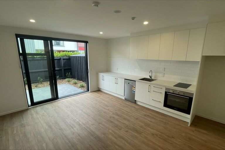Photo of property in 2/260 Kilmore Street, Christchurch Central, Christchurch, 8011