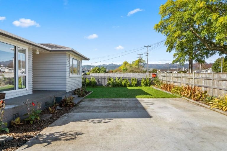 Photo of property in 593 Queen Street East, Levin, 5510