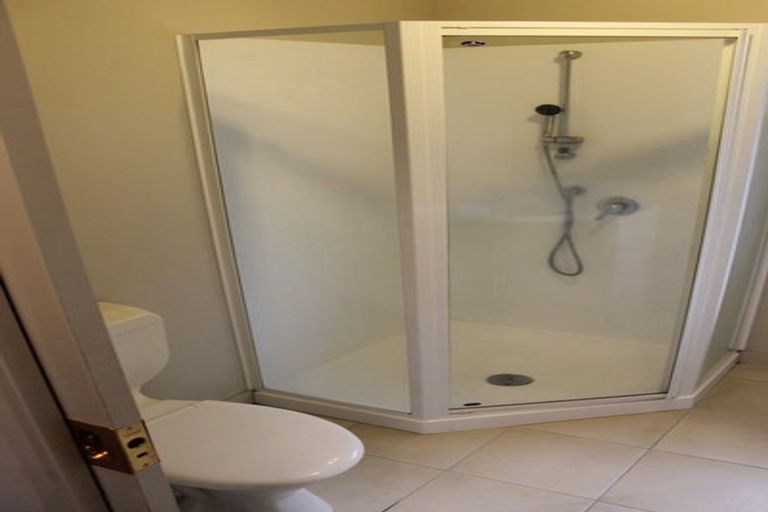 Photo of property in 14 Fitchburg Place, Mangere, Auckland, 2022