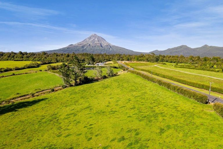 Photo of property in 2175 Egmont Road, Kaimiro, 4386
