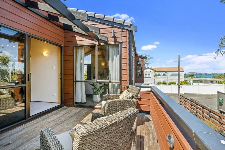 Photo of property in 1/11 Faulkner Road, Northcote Point, Auckland, 0627