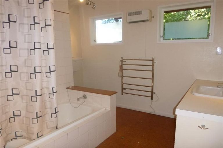 Photo of property in 21a Walnut Way, Maungaraki, Lower Hutt, 5010