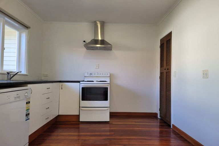 Photo of property in 45 Sylvan Crescent, Te Atatu South, Auckland, 0610