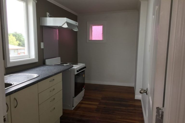 Photo of property in 3 Pleasant Road, Glen Eden, Auckland, 0602