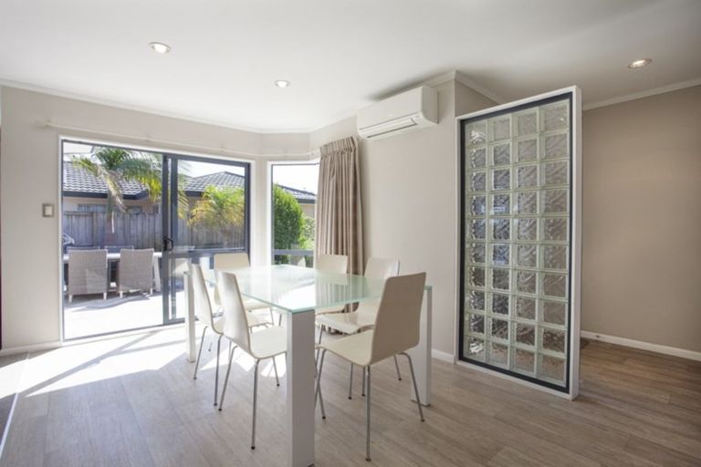 Photo of property in 122 Evans Road, Papamoa Beach, Papamoa, 3118