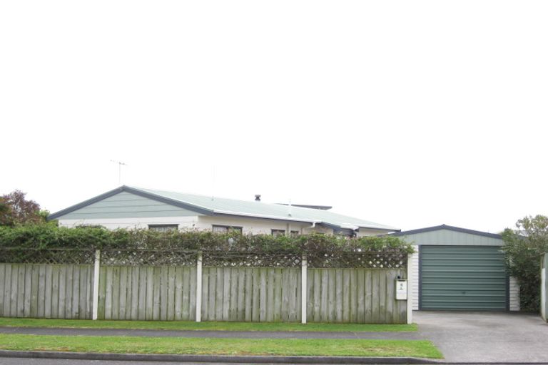 Photo of property in 6 Meade Place, Bell Block, New Plymouth, 4312