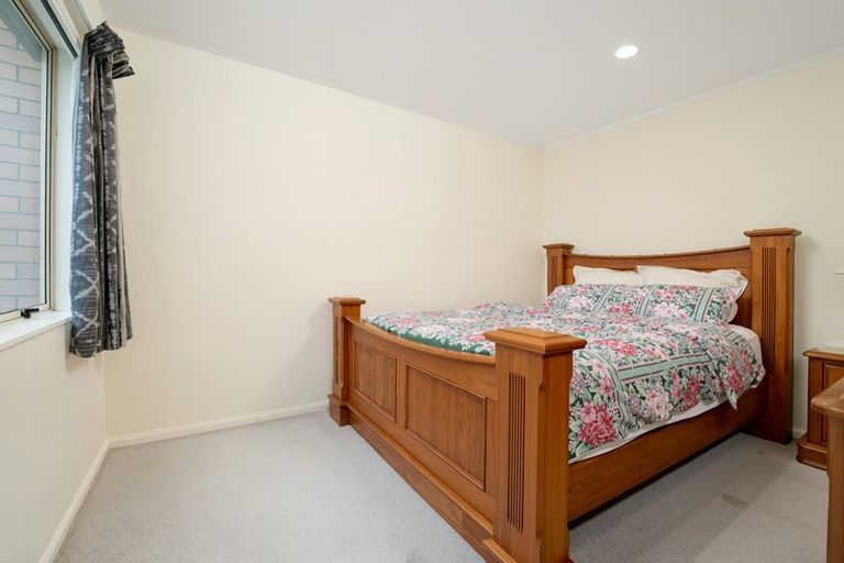 Photo of property in 25 Pomaria Road, Henderson, Auckland, 0610