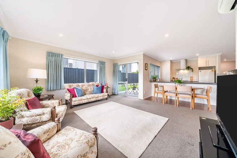 Photo of property in 15 Chalfont Road, Silverstream, Upper Hutt, 5019