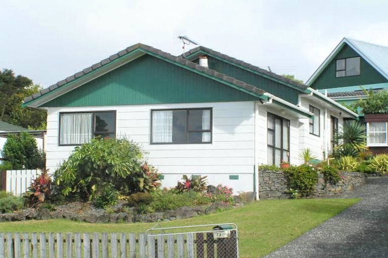 Photo of property in 73 Gallony Avenue, Massey, Auckland, 0614