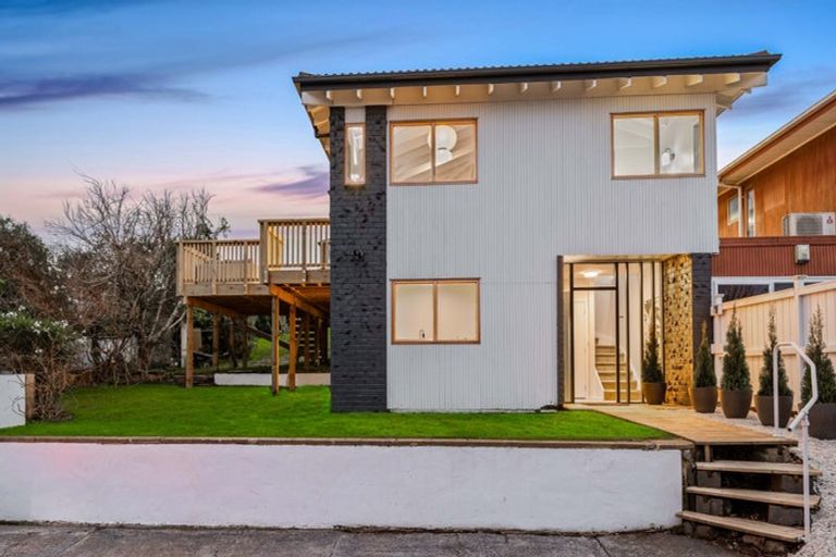 Photo of property in 3/5 Pullum Street, Birkenhead, Auckland, 0626