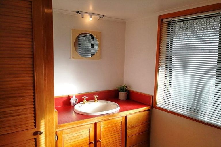 Photo of property in 86 Clovelly Road, Bucklands Beach, Auckland, 2012