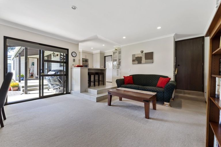 Photo of property in 20 Fairfax Terrace, Frankleigh Park, New Plymouth, 4310