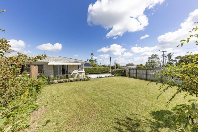 Photo of property in 64 West Coast Road, Glen Eden, Auckland, 0602