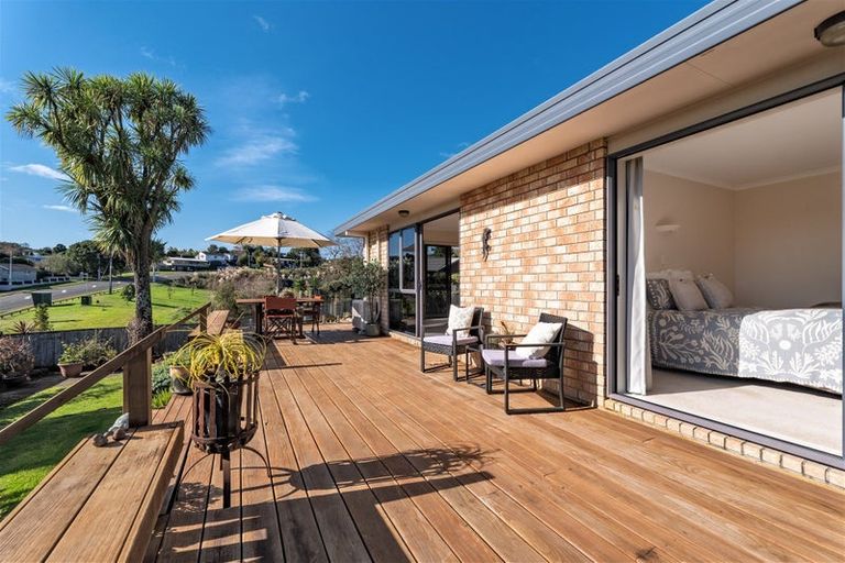 Photo of property in 6 Oteki Park Drive, Welcome Bay, Tauranga, 3112