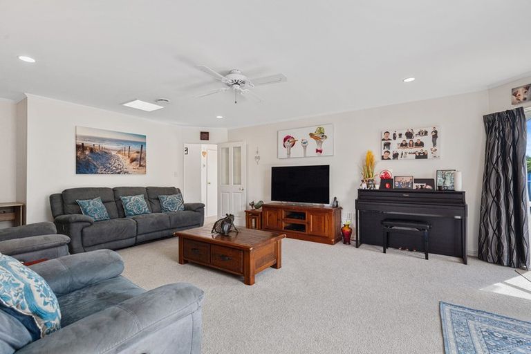 Photo of property in 19 Reef Avenue, Papamoa Beach, Papamoa, 3118