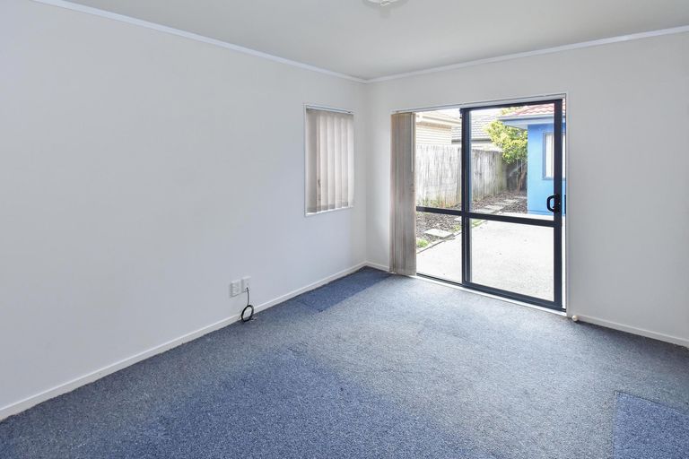 Photo of property in 34 Frank Bunce Grove, Flat Bush, Auckland, 2019